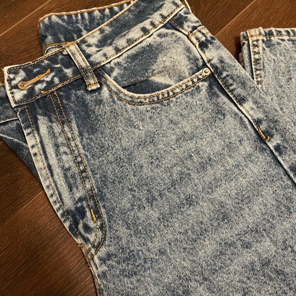 High waisted distressed jeans - Picture 4 of 4